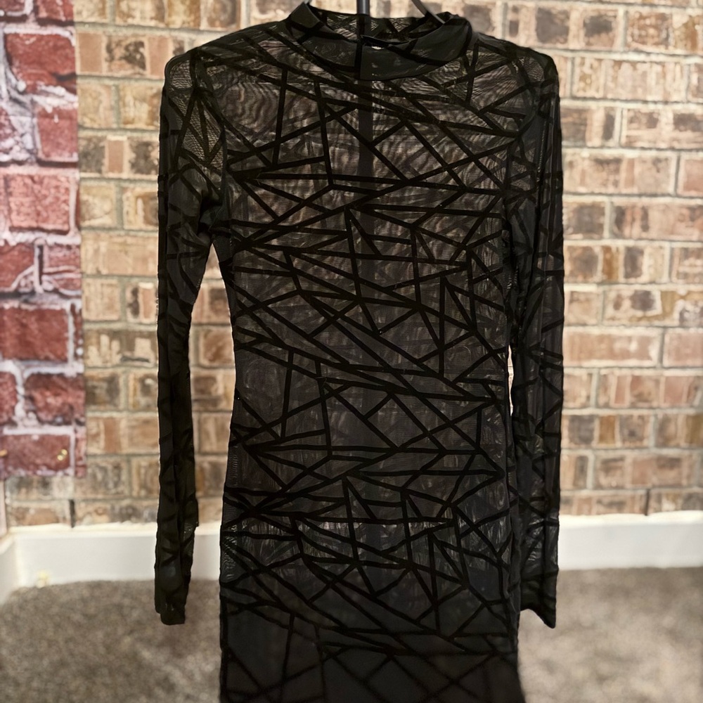 Elegant Black Geometric Pattern Dress